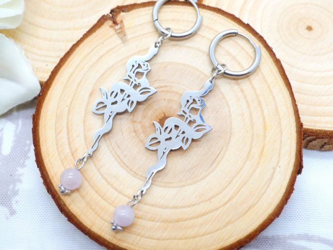 Boucles d'oreilles quartz rose en acier avec son serpent et sa rose