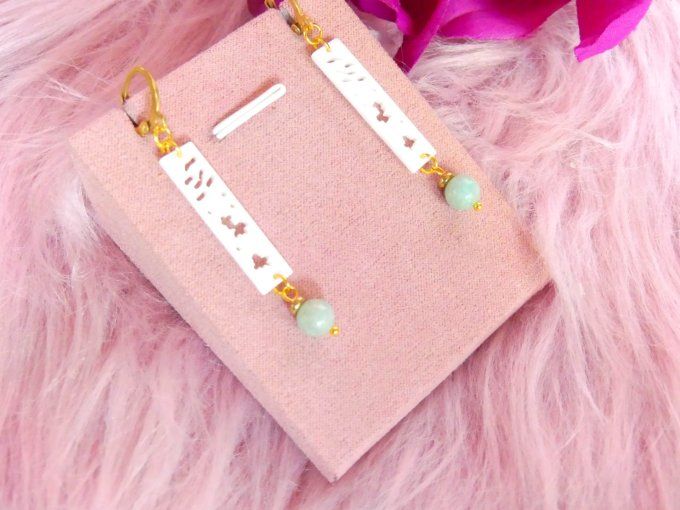 Boucles d'oreilles en acier doré, barrette en nacre et amazonite