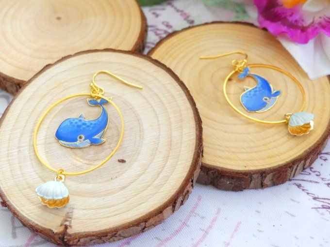 Boucles d'oreilles créoles doré kawaii mimie baleine
