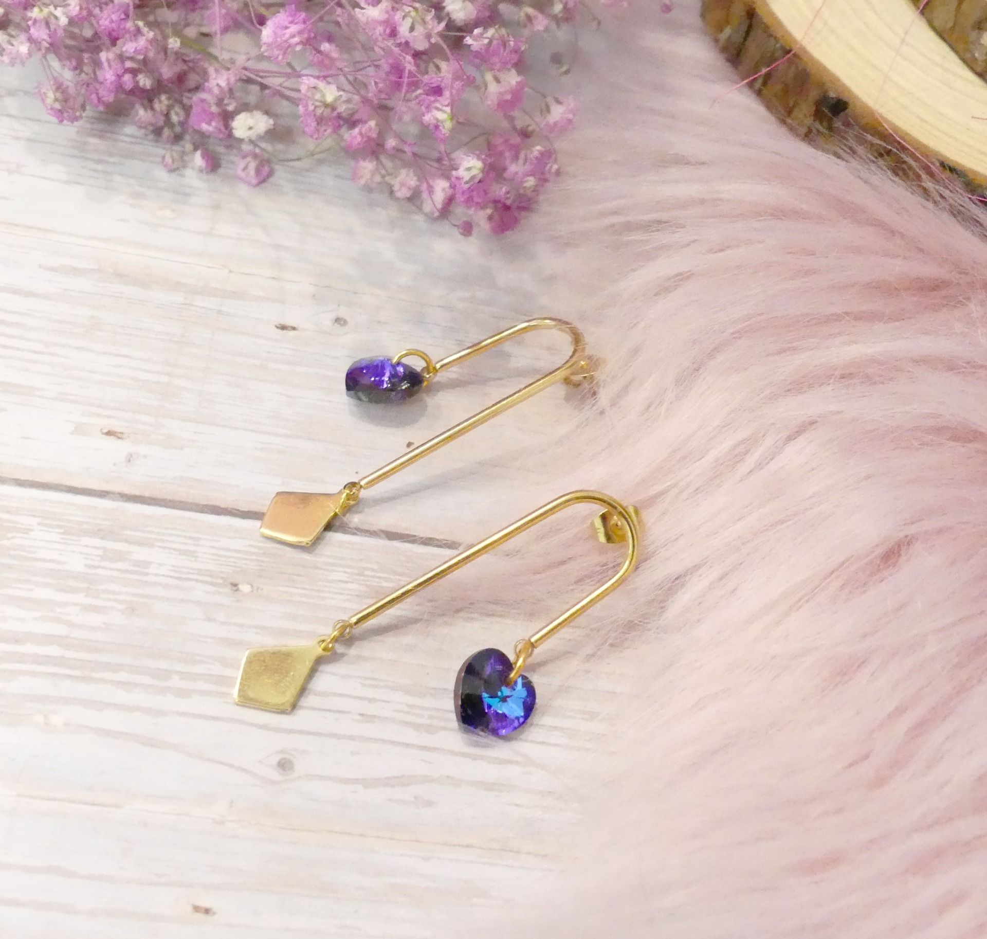 Boucles d'oreilles duo en acier doré 18k et cristal violet