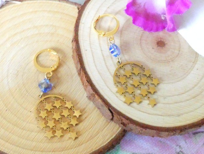 Bouclesd'oreilles acier doré stellaires et perles cristal