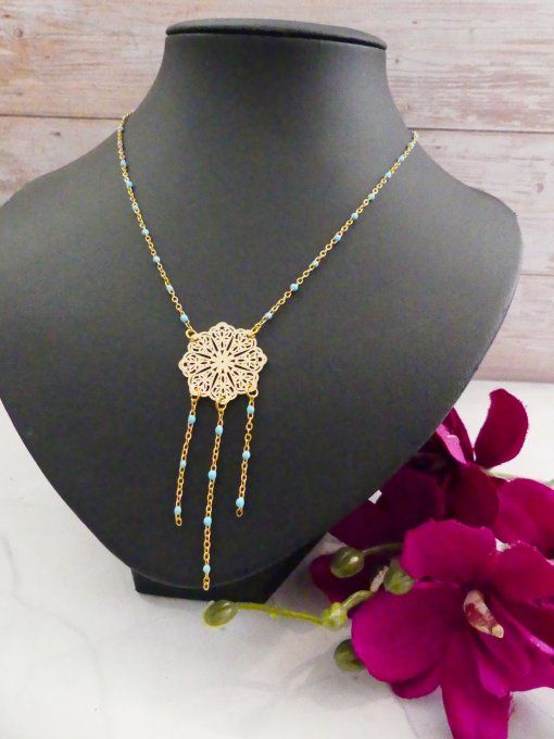 Collier court ethnique en acier inoxydable doré et bleu