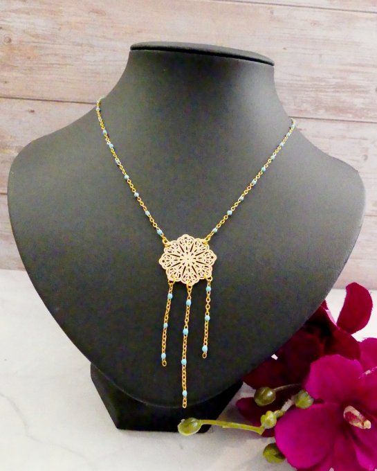 Collier court ethnique en acier inoxydable doré et bleu
