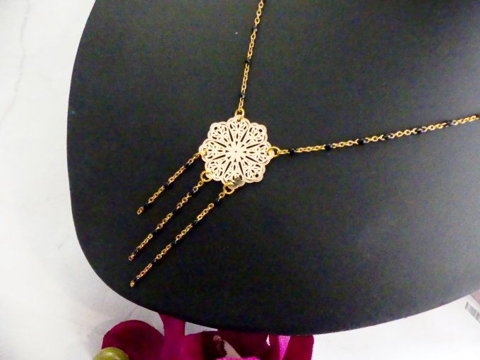 Collier court ethnique en acier inoxydable doré et noir