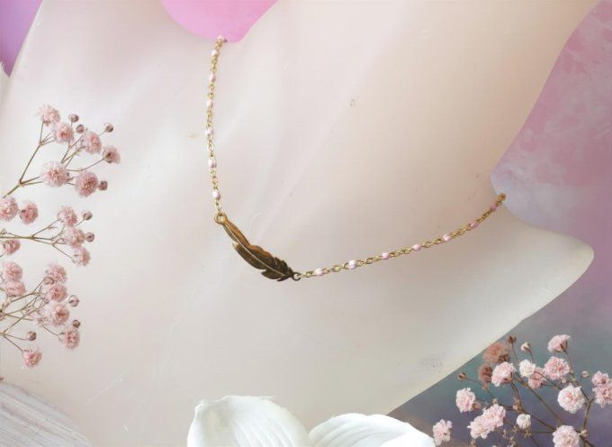 Collier court plume acier inoxydable doré et rose clair