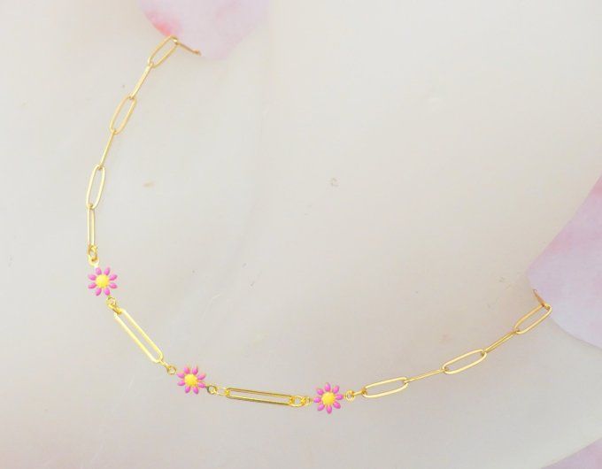 Collier Marguerite en acier doré et rose foncé