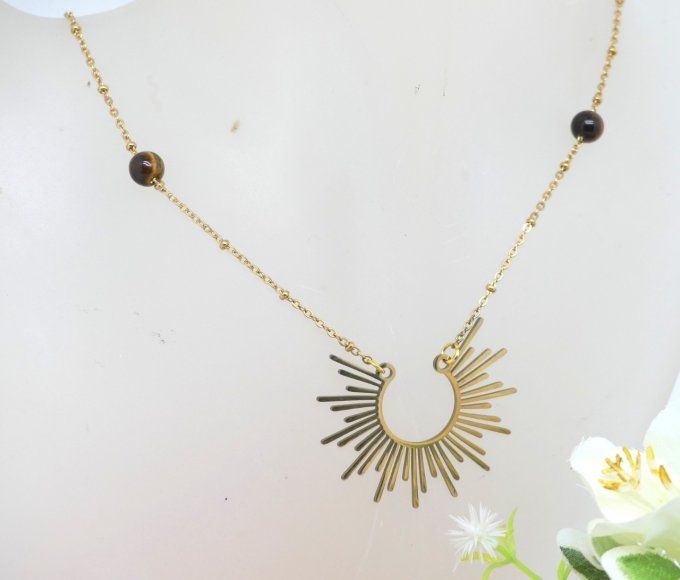 Collier demi soleil en acier doré et pierre gemme
