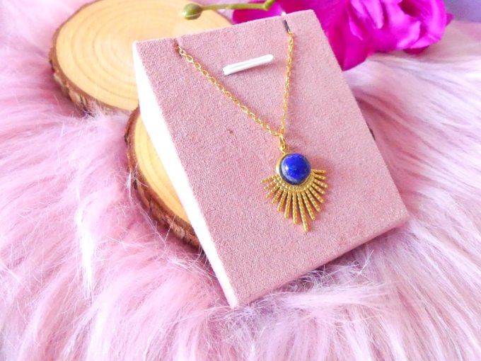 Collier soleil d'Asie en acier doré et lapis lazuli