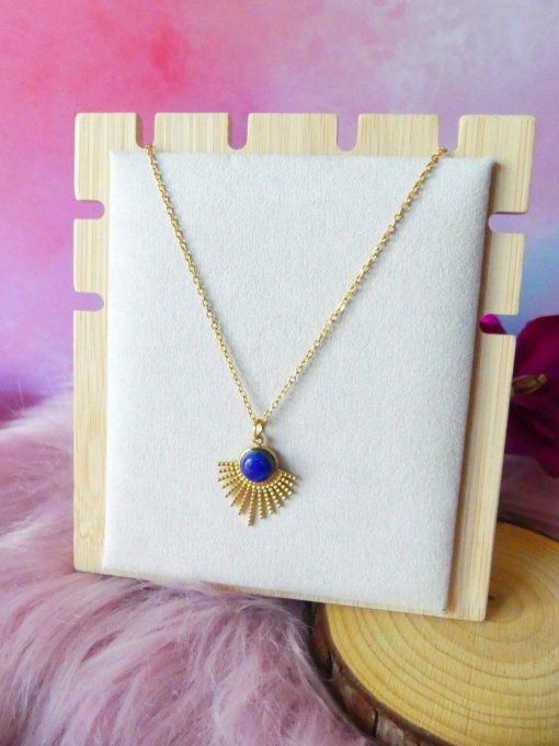 Collier soleil d'Asie en acier doré et lapis lazuli