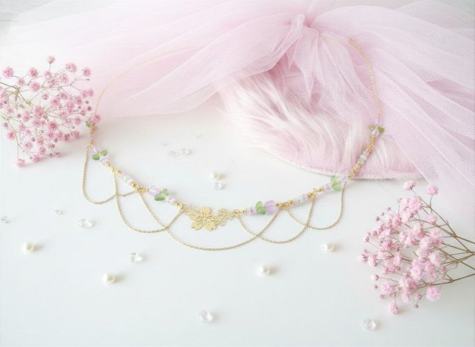 Collier lolita en métal fantaisie doré et perles de verre thèque
